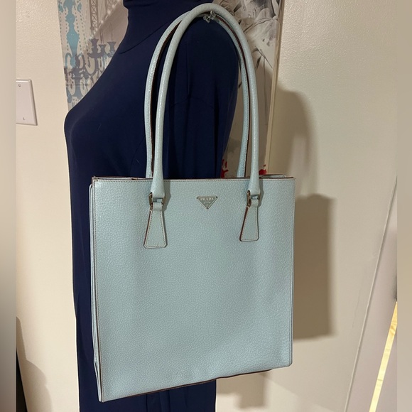 Vintage Prada Vintage 2000's White Leather Tote bag.🩵 - Picture 3 of 15